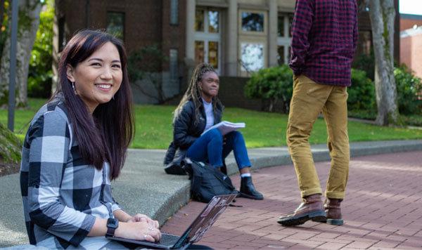 students in Tiffany loop